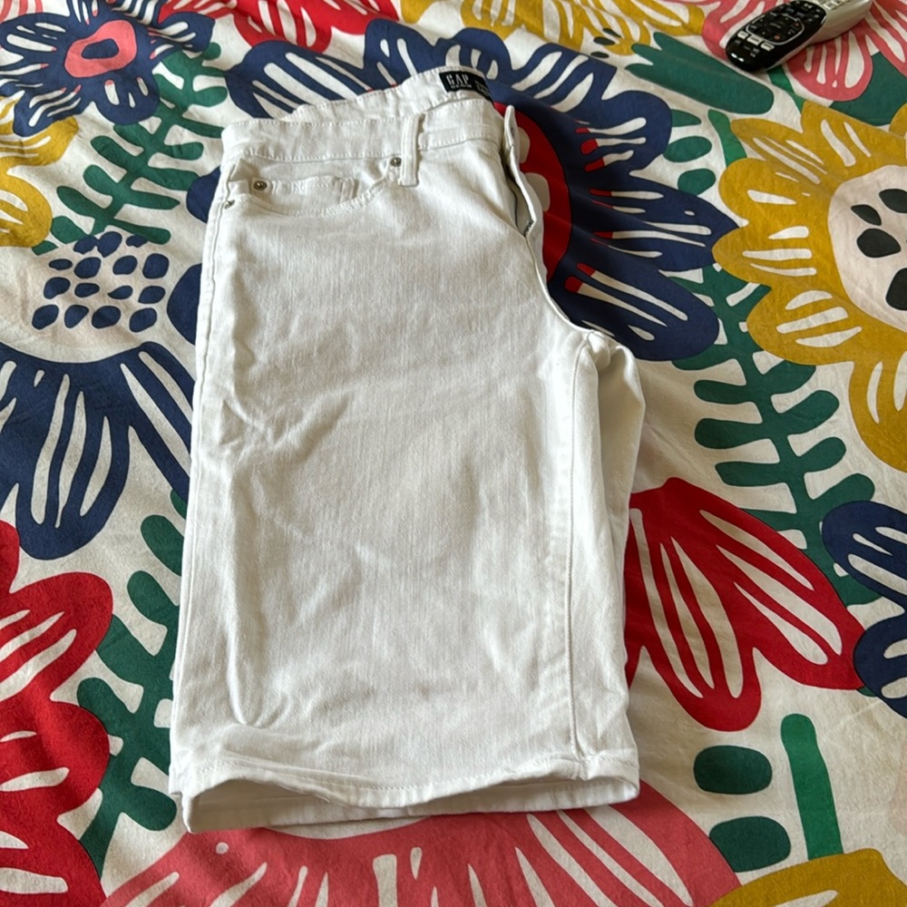Gap shorts in white